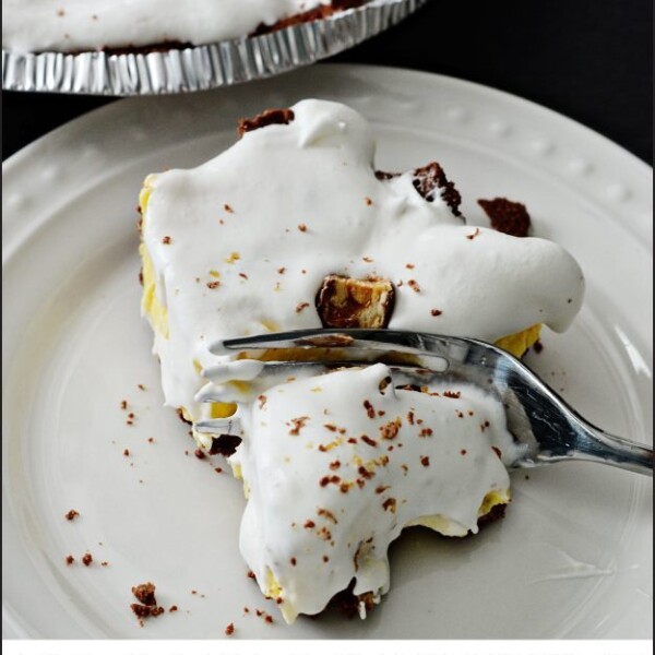 No Bake Pie 5 Ingredient Candy Bar Version