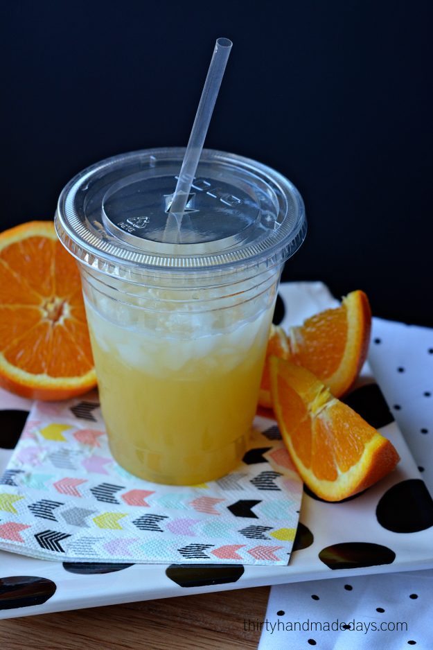 3 Ingredient Pineapple Orange Spritzer - a simple refreshing drink recipe www.thirtyhandmadedays.com