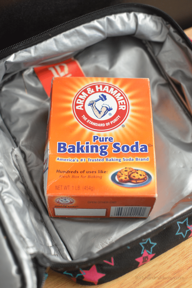 Get the stink out of lunch boxes with baking soda!