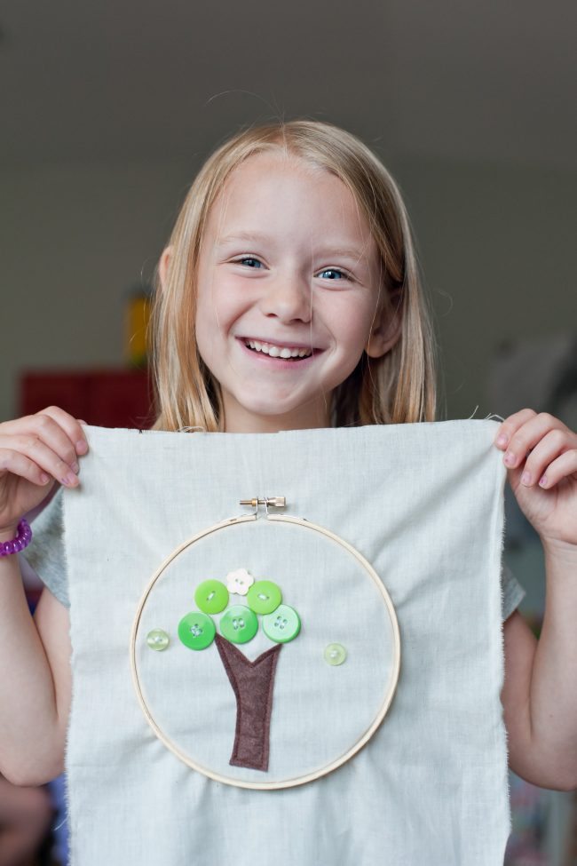 Teaching Kids to Hand Sew from Vermillion Rules via Thirty Handmade Days