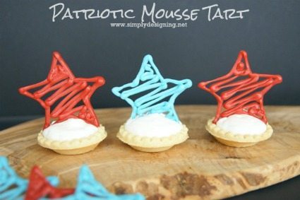 25+ of the Best Patriotic Desserts / thirtyhandmadedays.com