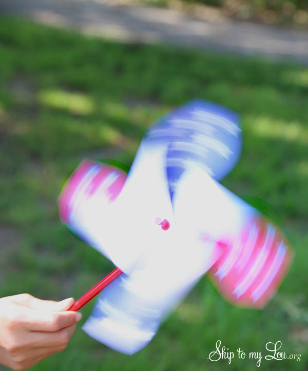 4th of July Patriotic Printable Pinwheel - spinning