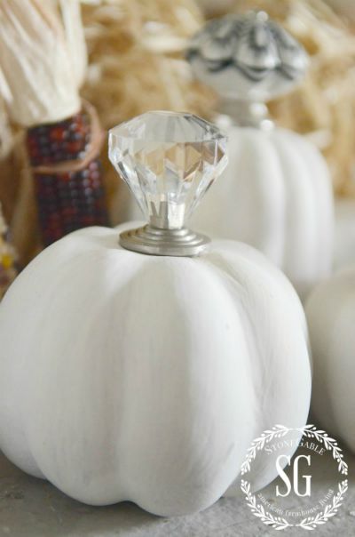 Knob Top Pumpkins / by Stonegable Blog / Round up on Thirty Handmade Days