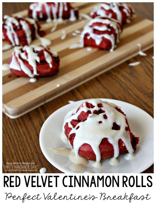 Red Velvet Cinnamon Rolls / the perfect Valentine's Day breakfast / by BusyMomsHelper.com for ThirtyHandmadeDays.com