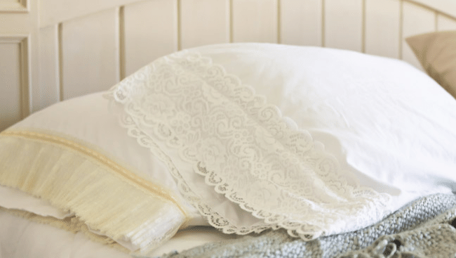 Make your own lace pillowcases 