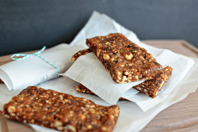 3 Ingredient Homemade Lara Bars from www.thirtyhandmadedays.com