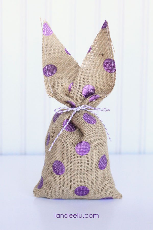 DIY-Easy-Burlap-Easter-Bunnies