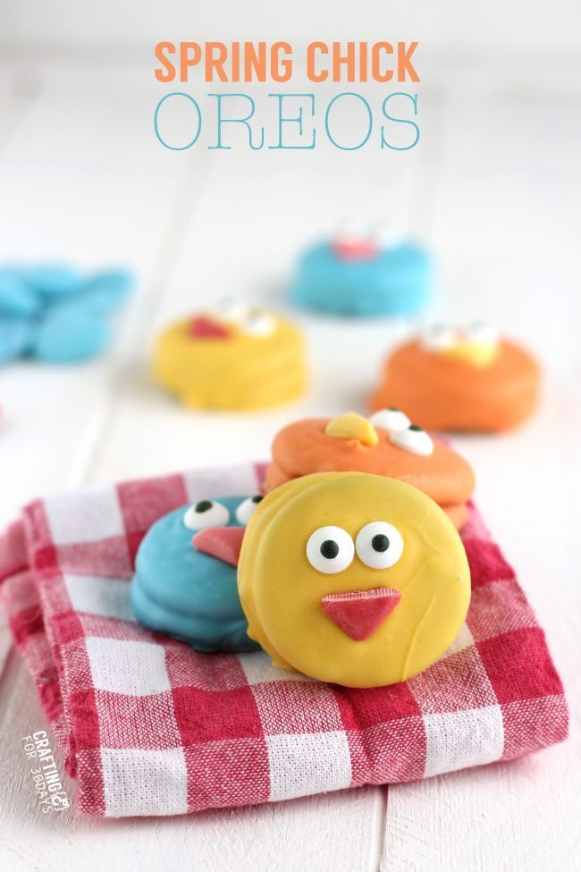 The cutest Spring Chick Oreos - a fun, easy dessert to make! 