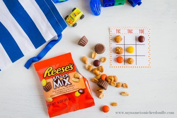 Fun tic tac toe game using Reese's Snack Mix from My Name is Snickerdoodle via www.thirtyhandmadedays.com