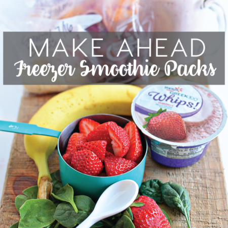 These freezer smoothie packs are so simple to make ahead. They make getting ready for school easy and healthy too! www.thirtyhandmadedays.com