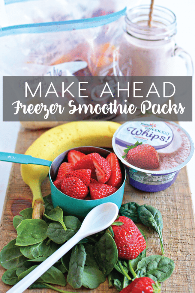 These freezer smoothie packs are so simple to make ahead. They make getting ready for school easy and healthy too! www.thirtyhandmadedays.com