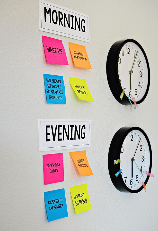 Make your own visual reminders for Kids Daily Routines - perfect for back to school! With Post It Notes with free printables from www.thirtyhandmadedays.com