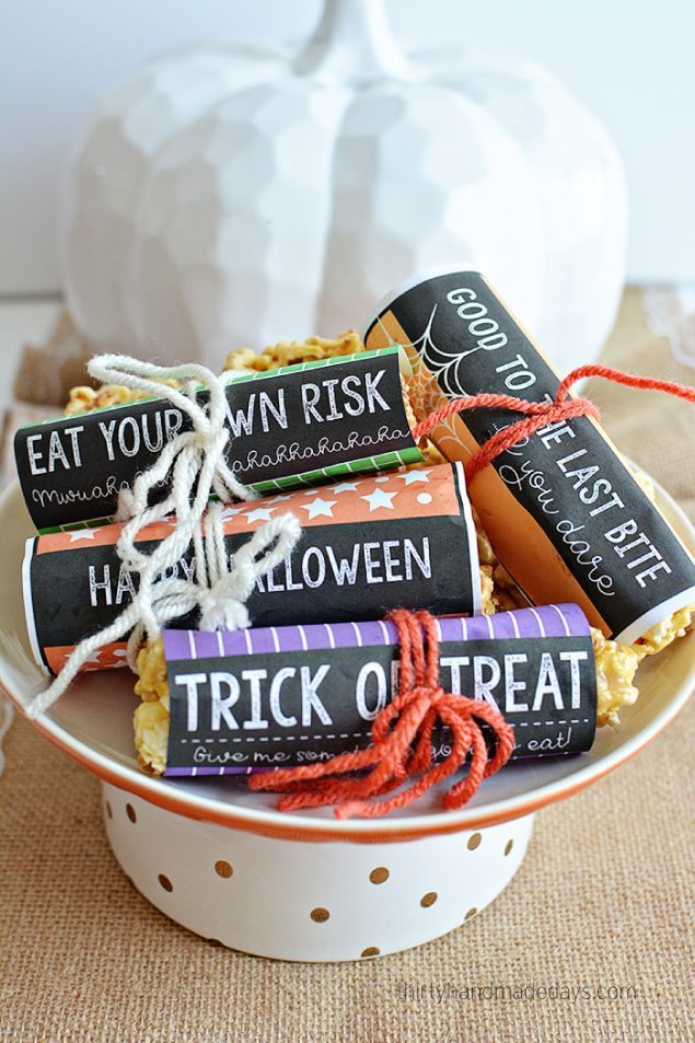 Super cute printable Halloween wrappers to use for treats for the holiday. www.thirtyhandmadedays.com
