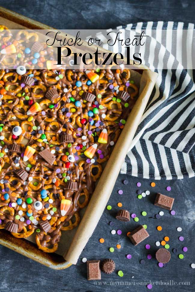 Trick or Treat Candy Pretzels - fun Halloween treats! Use up that leftover candy too. 