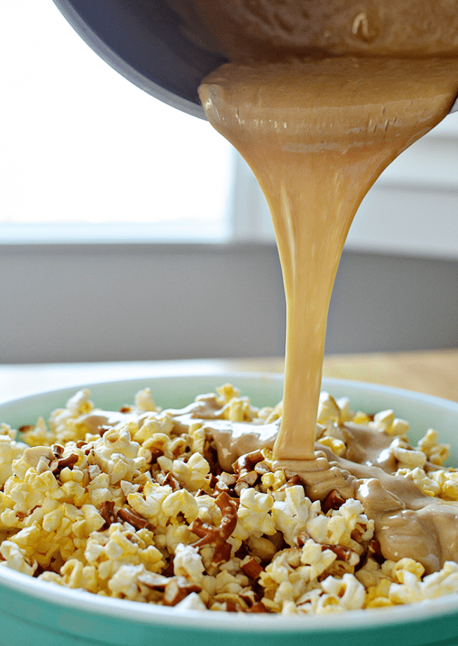 Salty and Sweet Caramel Popcorn Bars- how to make them. A fun, delicious treat from www.thirtyhandmadedays.com