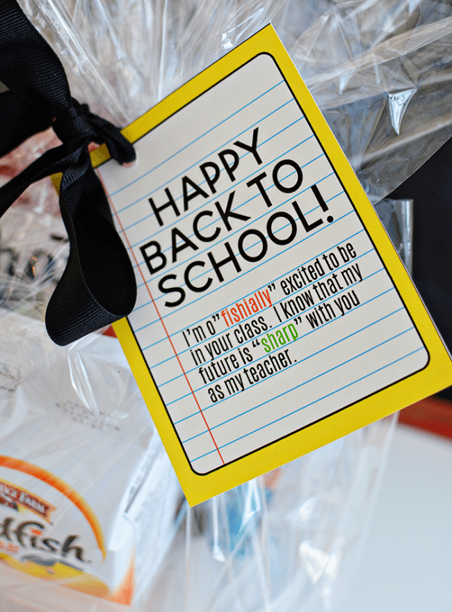 Back to School Teacher Gift Idea- free printable included to make your new teacher feel special! from www.thirtyhandmadedays.com