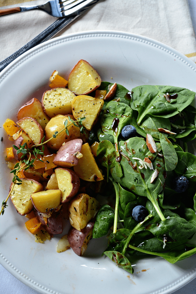 How to make Autumn Roasted Potatoes - these are perfect as a side dish from www.thirtyhandmadedays.com