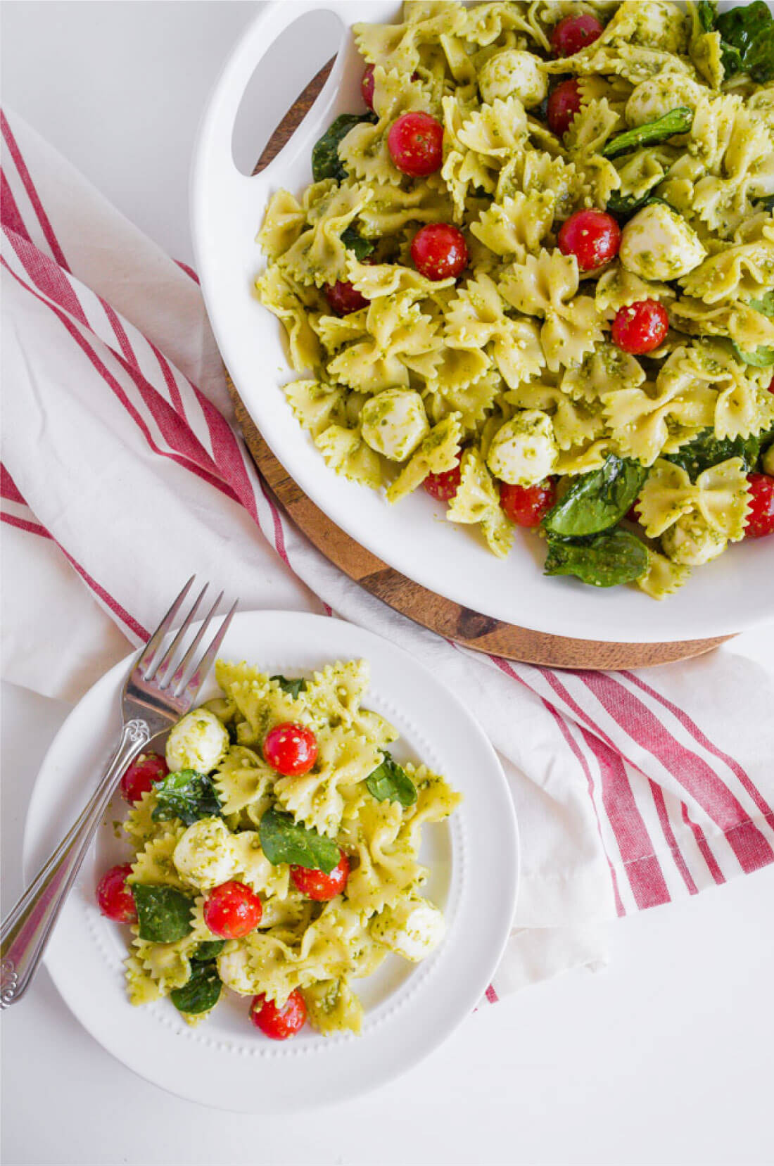 Pesto Pasta Salad Recipe - a take on an old classic. This pasta recipe is so good! www.thirtyhandmadedays.com