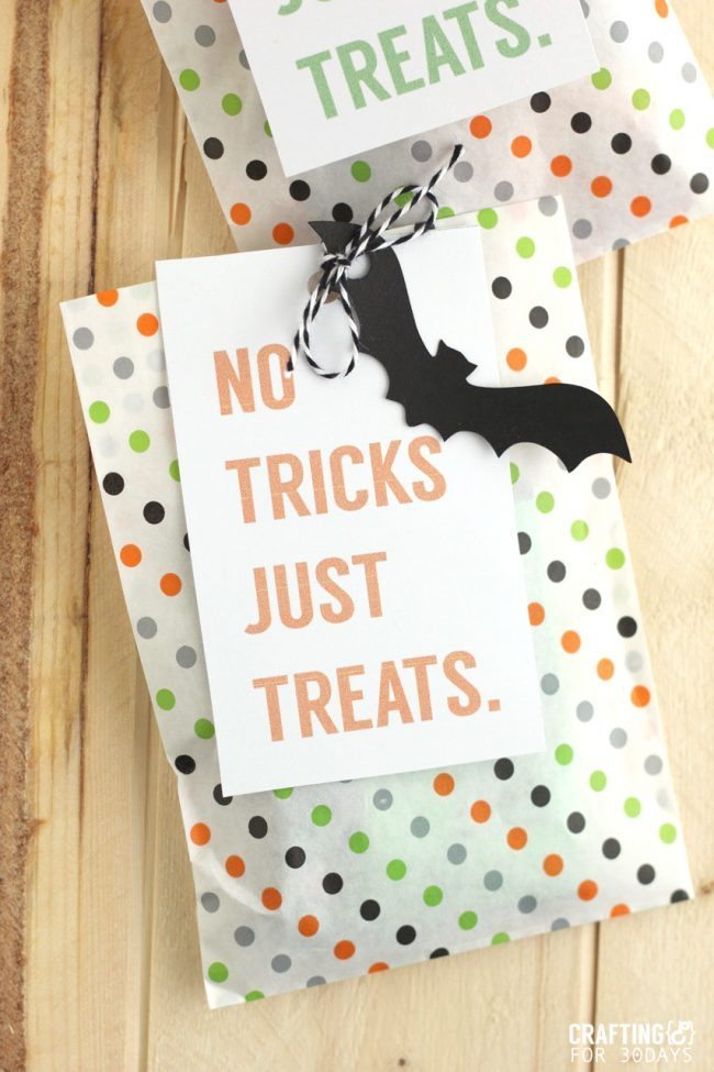 Brightly colored and cute Printable Halloween Treat Tag - you could fill these up with all kinds of goodies for the holiday! 