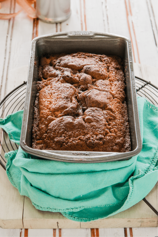 Food and Drink: Apple Swirl Cinnamon Fritter Quick Bread - an amazing quick bread for the fall. You will love this one from www.thirtyhandmadedays.com
