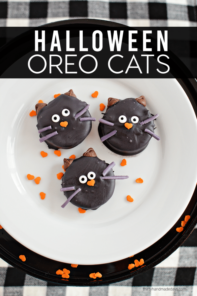 Make these adorable Halloween Oreo Cookie Cats using a few ingredients! from www.thirtyhandmadedays.com