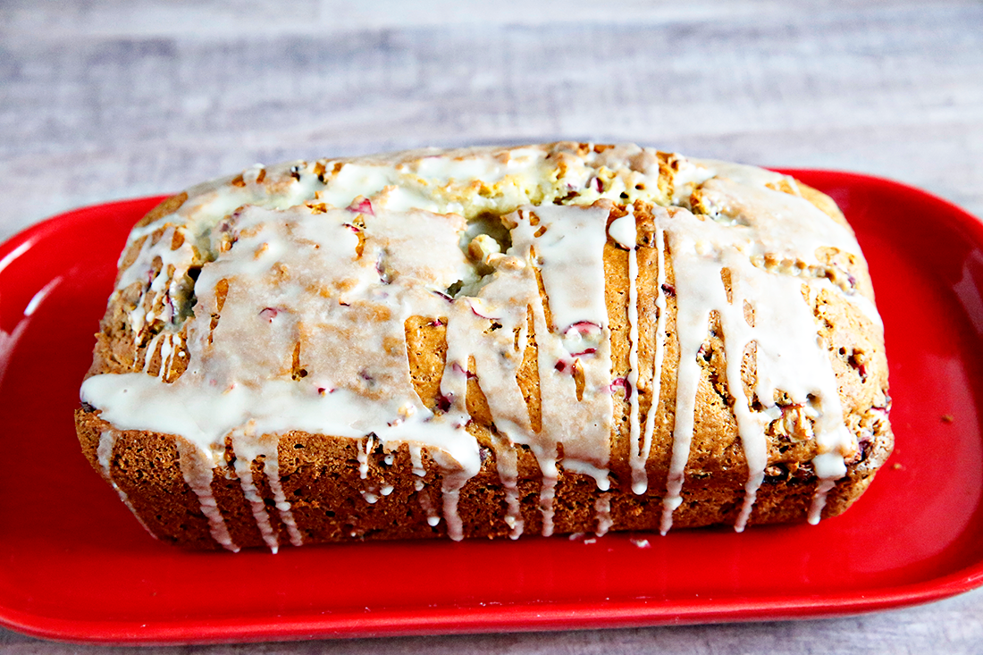 Cranberry Orange Bread- an amazingly delicious bread to make and awesome for the holidays! 