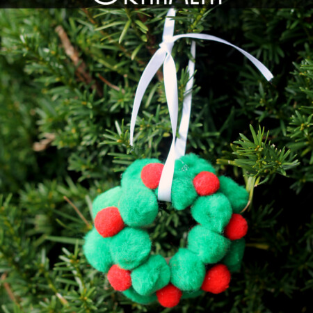 Holidays: How to make a Pom Pom Wreath Ornament for Christmas!