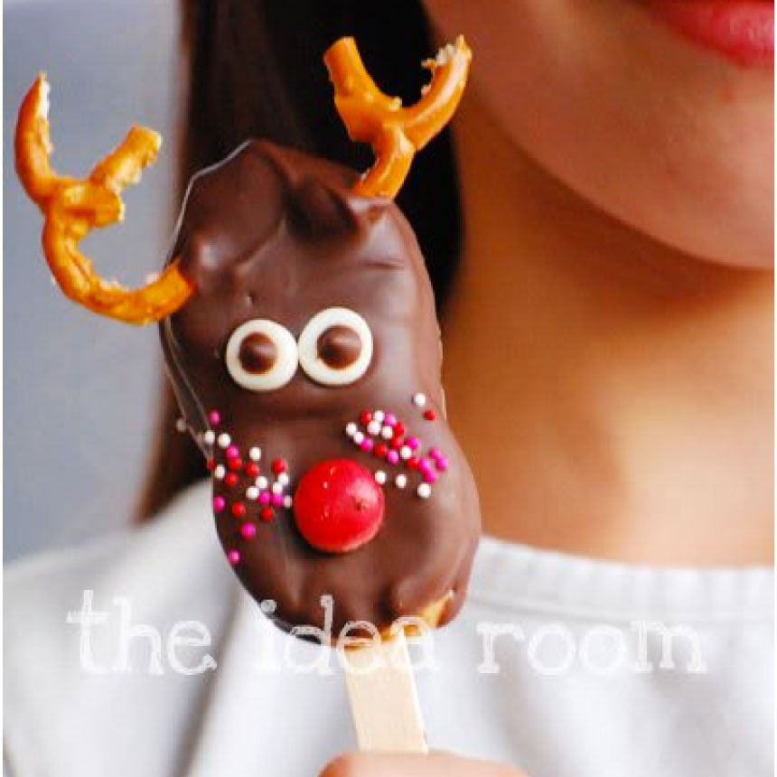 The very best Reindeer Treats - Reindeer Pop Treats- make some of these to use with the reindeer printable tags from www.thirtyhandmadedays.com