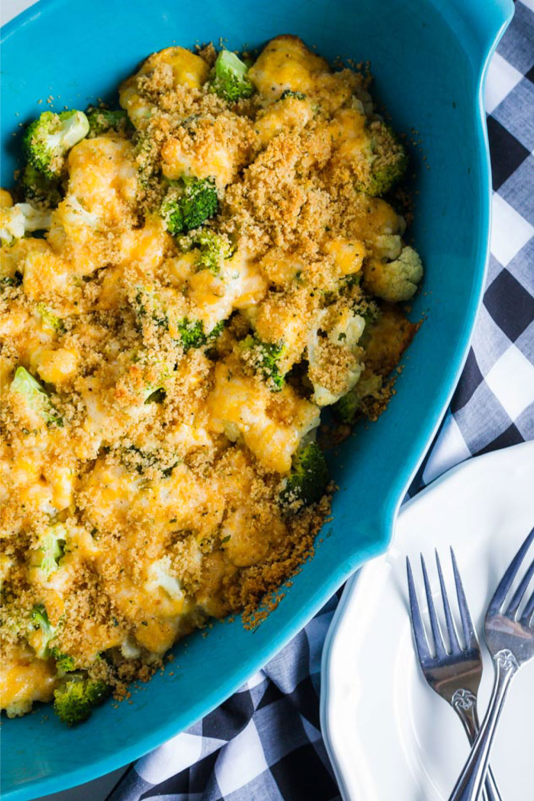 Food: Au Gratin Broccoli and Cauliflower - make this delicious side dish to go with any dinner! www.thirtyhandmadedays.com