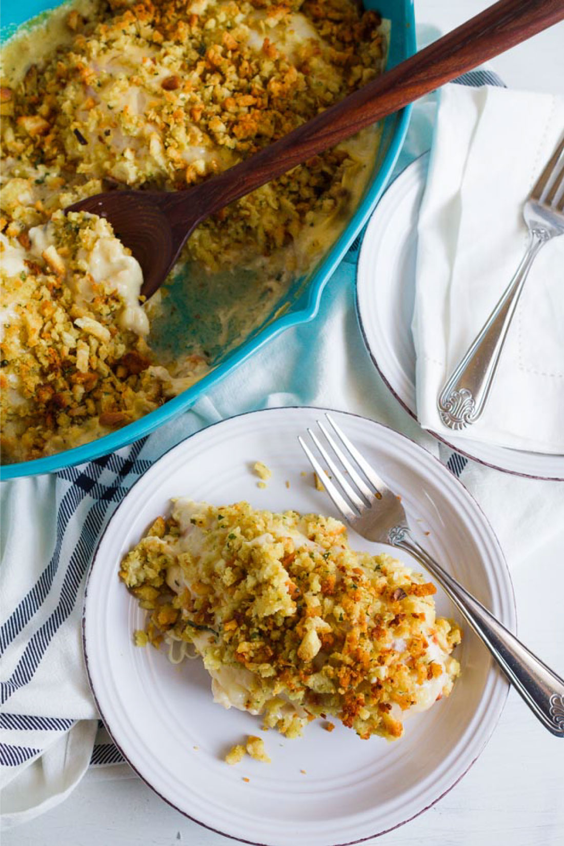 Cordon Bleu Casserole- an easy to whip up dinner recipe that your family will love! from thirtyhandmadedays.com