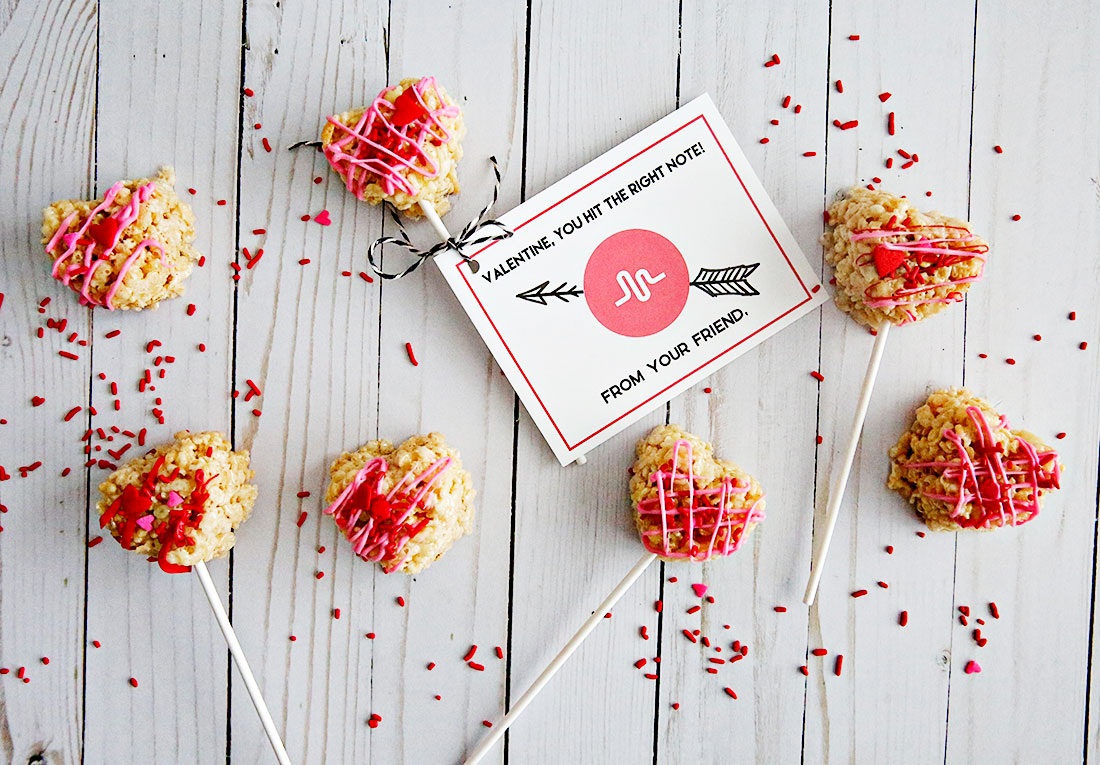 Food: Heart Rice Krispie Treats! Perfect for Valentine's Day - these yummy and cute treats will hit the spot! 