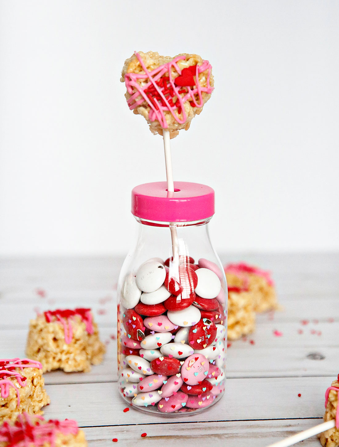 Food: Heart Rice Krispie Treats! Perfect for Valentine's Day - these yummy and cute treats will hit the spot! from thirtyhandmadedays.com