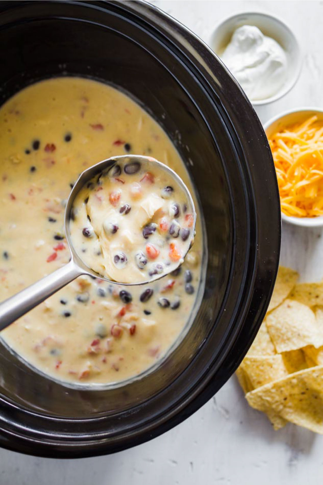 Food: Slow Cooker Mexican Chicken Soup - an easy to throw together soup in the crockpot. Yum! thirtyhandmadedays.com