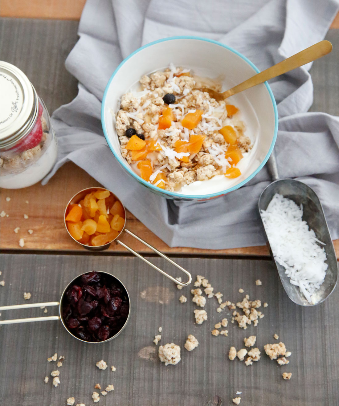 Food: Greek Yogurt Bowl for Breakfast - the perfect way to start your day! from thirtyhandmadedays.com