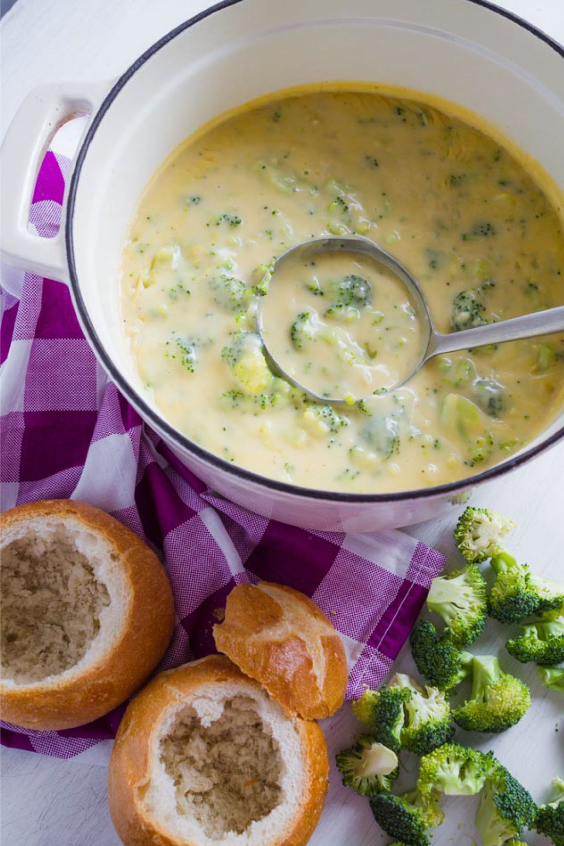 Food: Broccoli Cheddar Soup - a delicious recipe to try out that will warm you right up! from thirtyhandmadedays.com