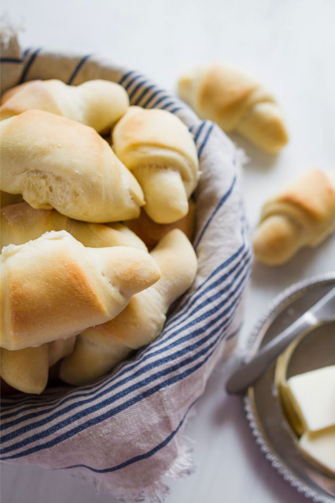 Food: The best dinner rolls - tasty, buttery, soft dinner rolls that will melt in your mouth. www.thirtyhandmadedays.com