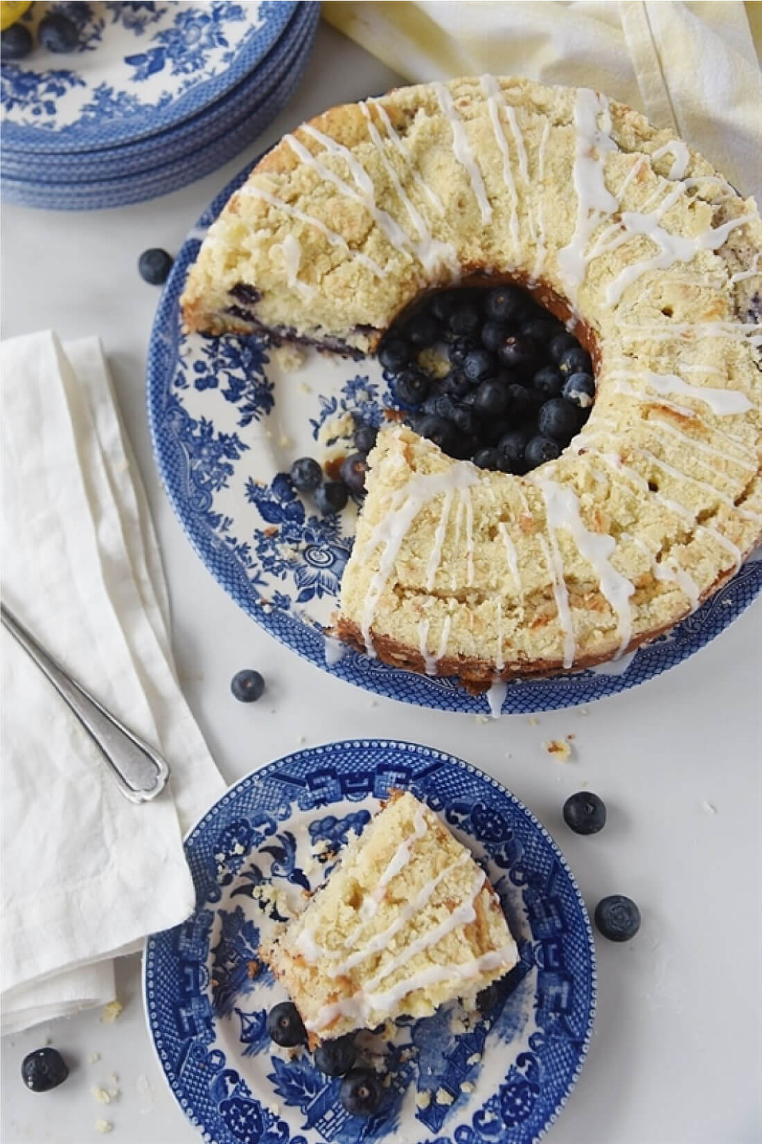 Lemon Blueberry Coffee Cake with Streusel - a light and delicious cake! from Your Homebased Mom via www.thirtyhandmadedays.com