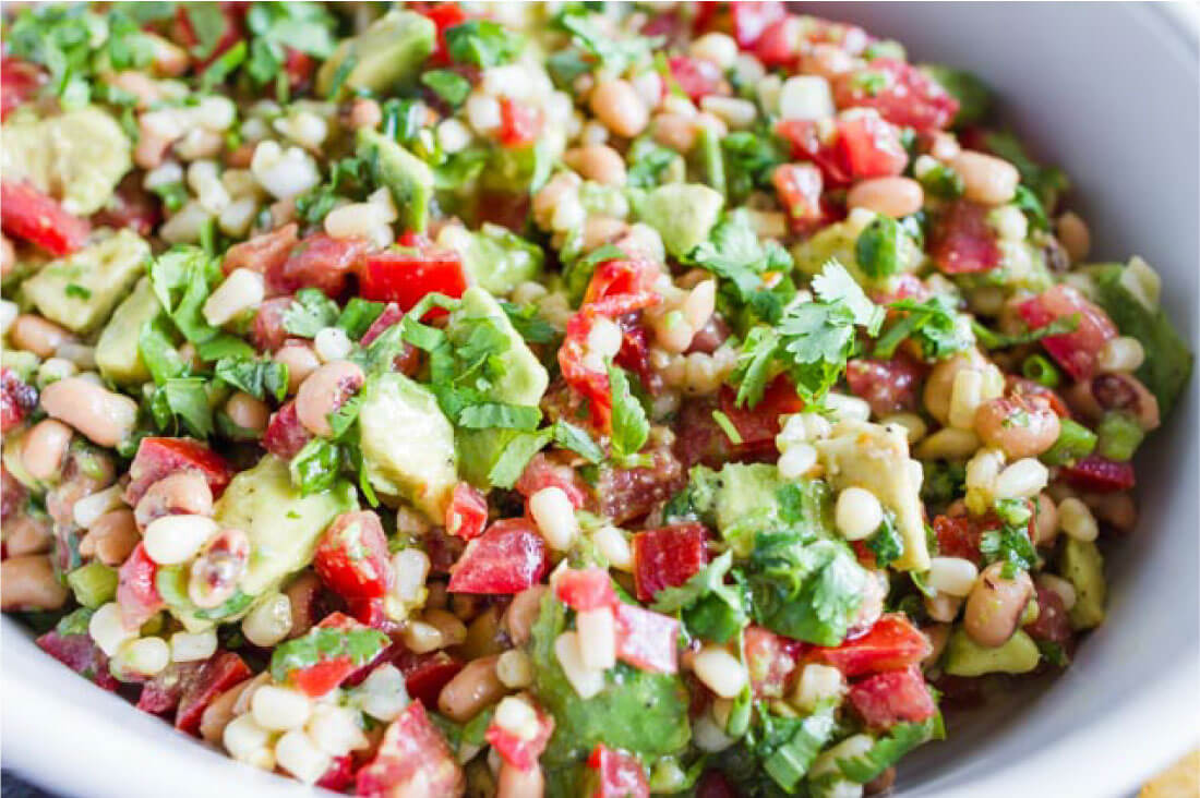 Food: Corn Salsa, an easy appetizer that tastes amazing! from www.thirtyhandmadedays.com