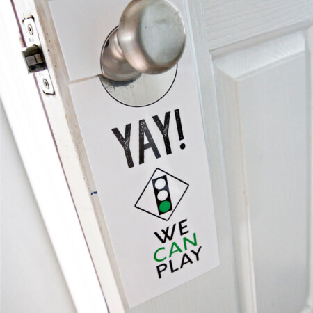 Printable Kids Door Hanger- to help neighborhood kids know if you are allowed to play. This one is awesome for summer! from www.thirtyhandmadedays.com