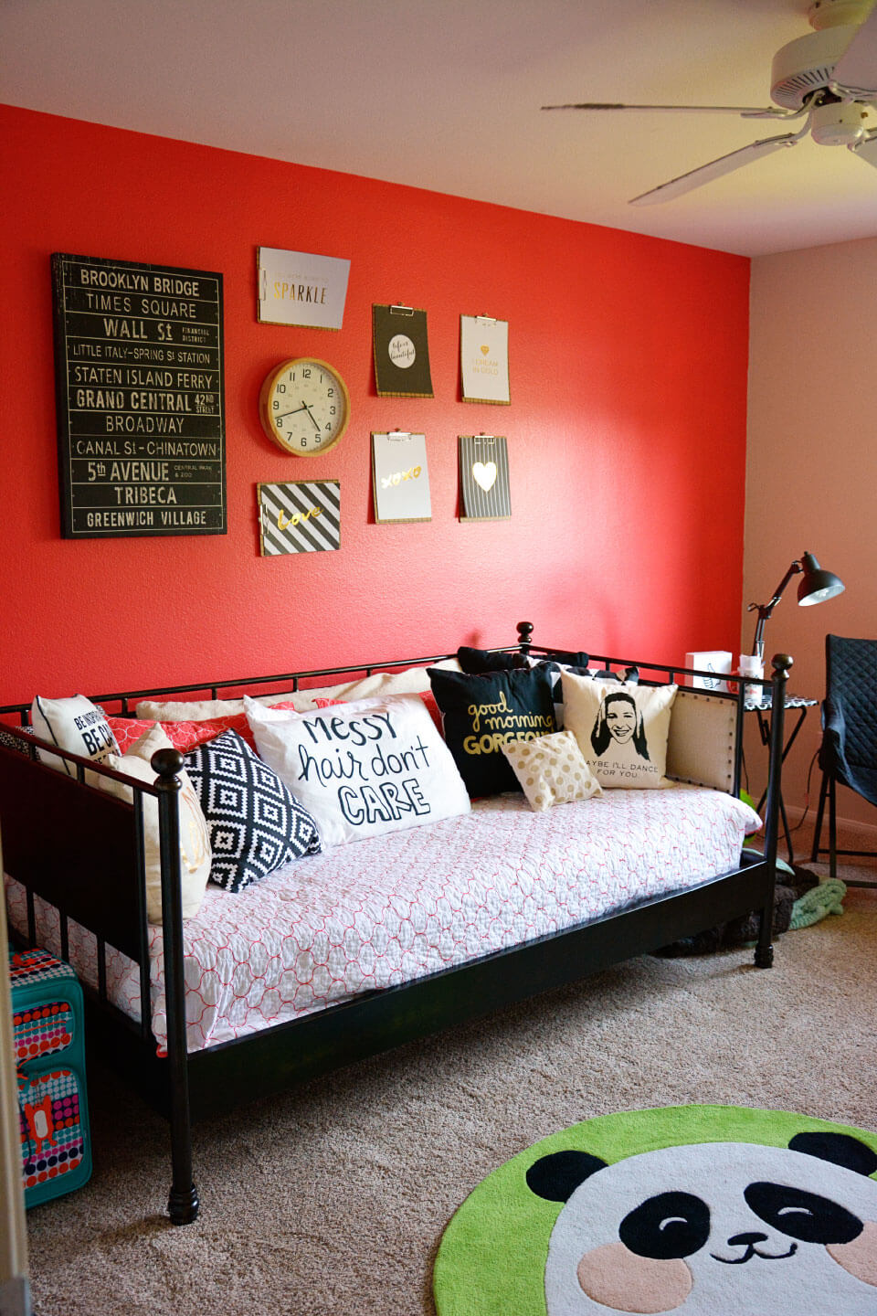 Teen Girl's Room: A simple update to a girls bedroom to make it all hers! via www.thirtyhandmadedays.com