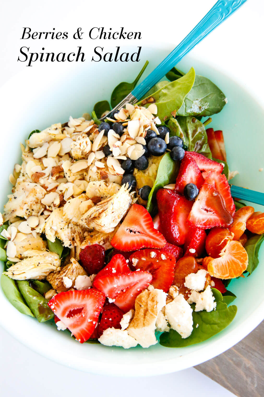 Berries and Chicken Spinach Salad - a tasty, healthy salad that is super easy to make. www.thirtyhandmadedays.com