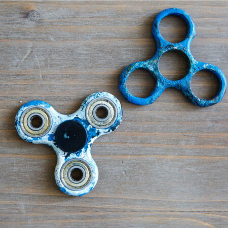 How to Paint Fidget Spinners- a fun activity to do with your kids! from www.thirtyhandmadedays.com
