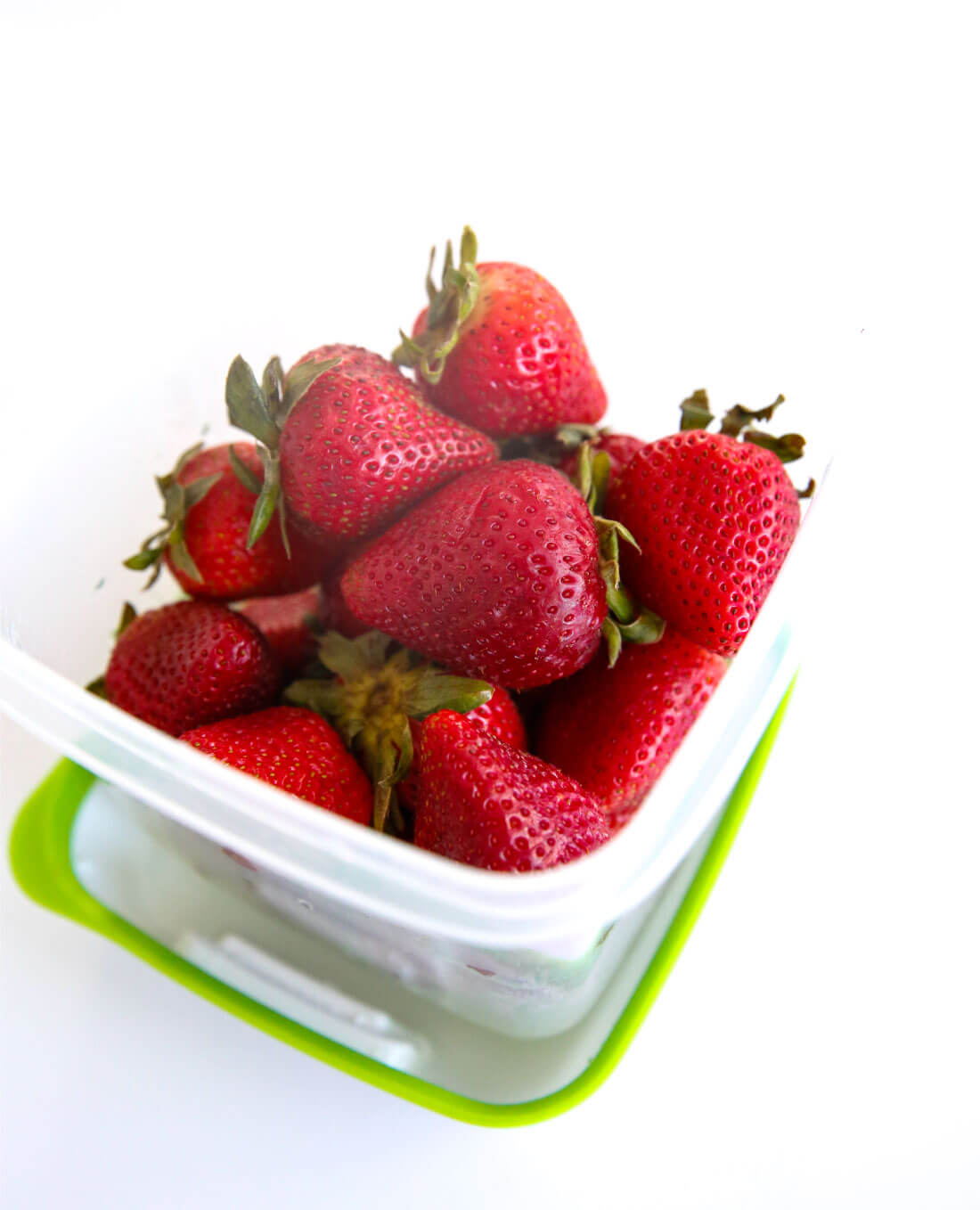 Use the new Rubbermaid FreshWorks ™ Produce Saver to help keep your produce fresher, longer! The strawberries after a week. 