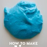 How to make slime - a fluffy slime recipe to try out for a fun kids activity! from www.thirtyhandmadedays.com