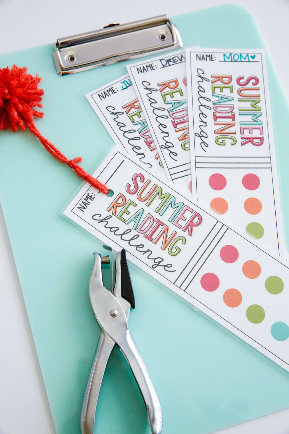 Printable Summer Reading Challenge Bookmarks - use these bookmarks to encourage reading this summer! via thirthyhandmadedays.com