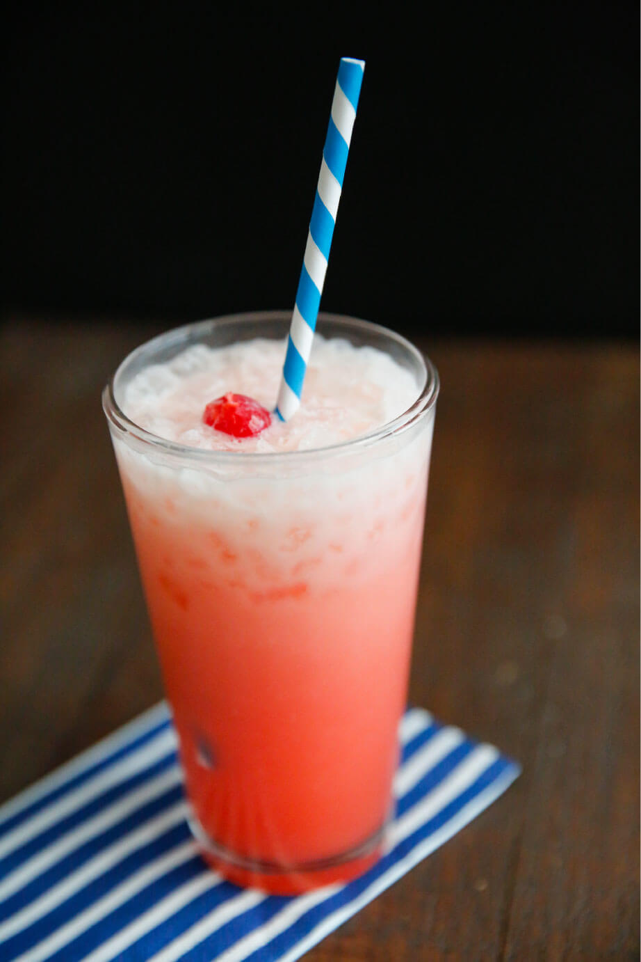 Creamy Shirley Temple drink - simple and delicious drink recipe. It's so refreshing! thirtyhandmadedays.com