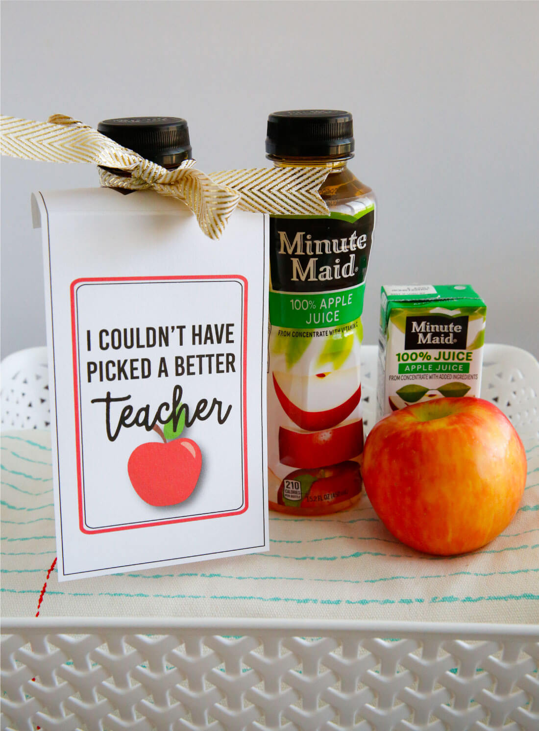 Make a care package for your teacher for back to school with these cute teacher tags! Free printable via www.thirtyhandmadedays.com