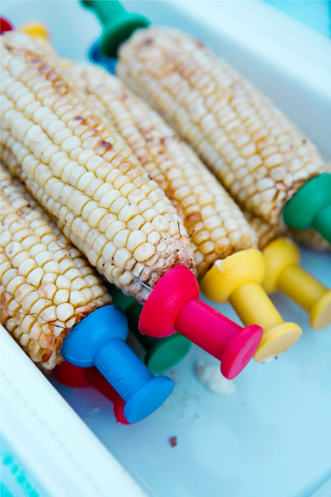 How to make the best corn on the cob - oven baked! www.thirtyhandmadedays.com Served at our outdoor summer party!