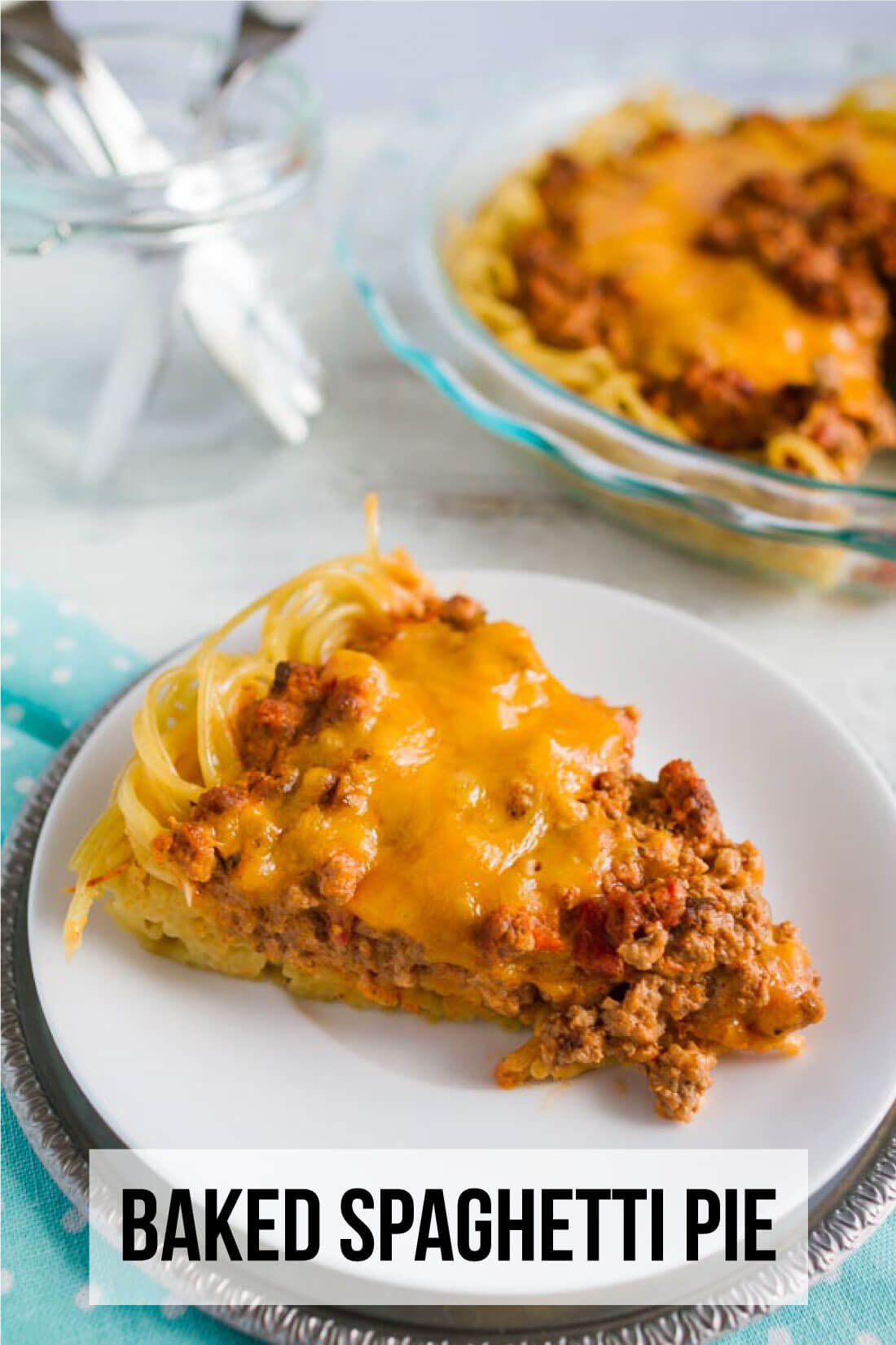 Baked Spaghetti Pie - an easy take on spaghetti from www.thirtyhandmadedays.com