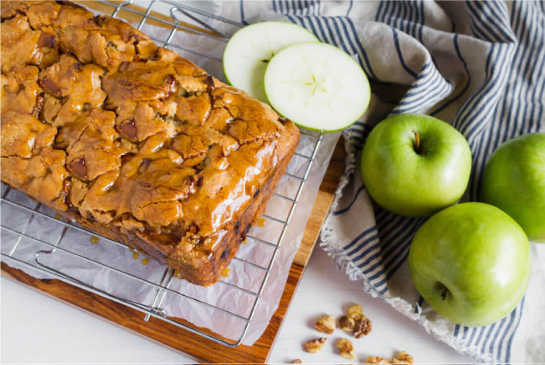 Apple Cake with a delicious caramel topping - make this apple cake recipe and you'll fall in love with it. Perfect for fall! via www.thirtyhandmadedays.com